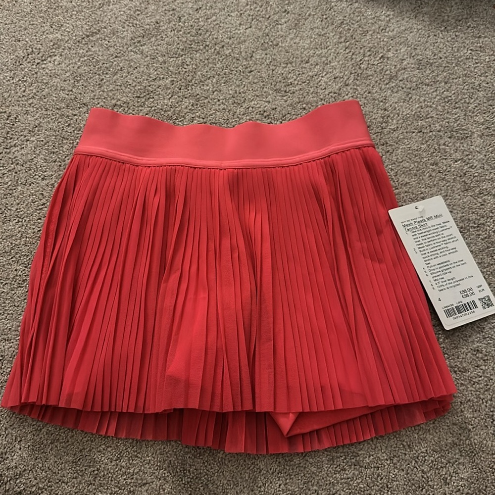 NWT Lululemon Mesh Pleats MR Mini Tennis Skirt size 4. Hot pink - Picture 3 of 5
